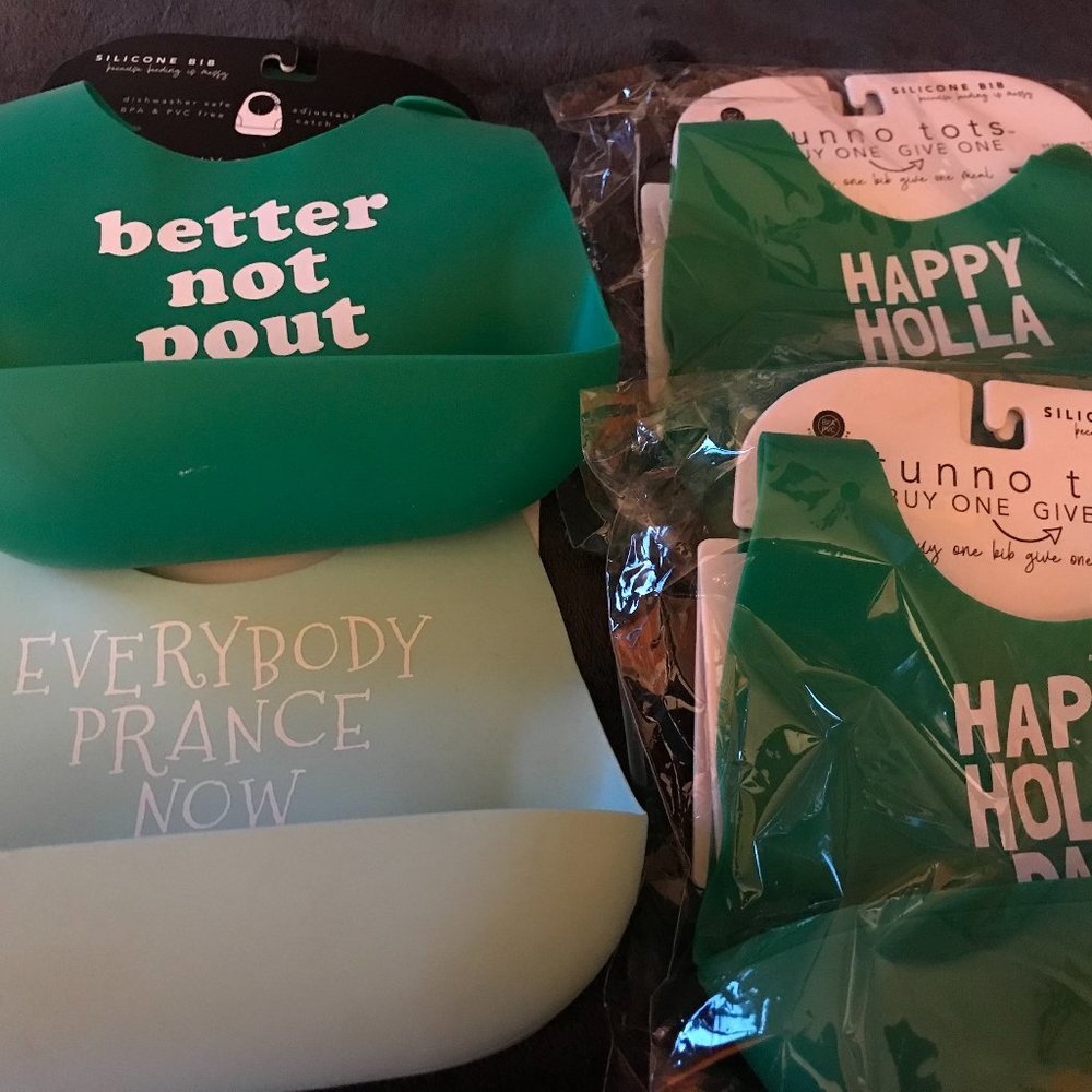 TUNNO TOTS SILICONE BIBS